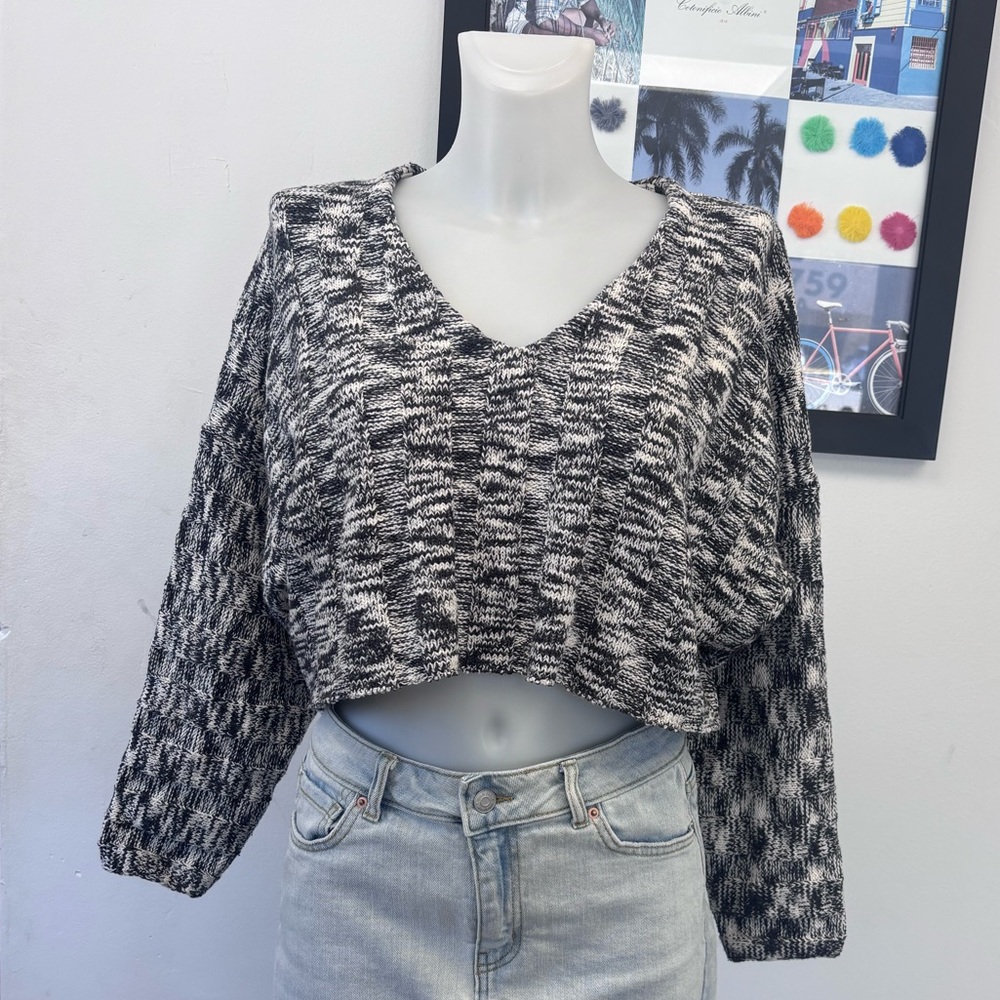 Oversized Black and White Knit Cropped Sweater